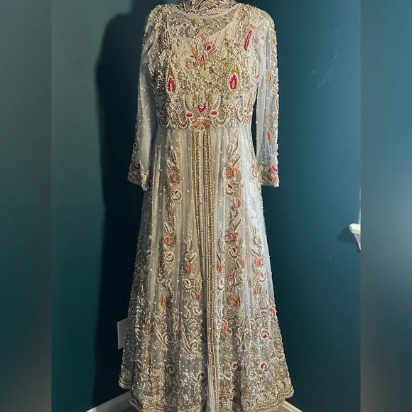 Pakistani Bridal gown - Picture 5 of 12